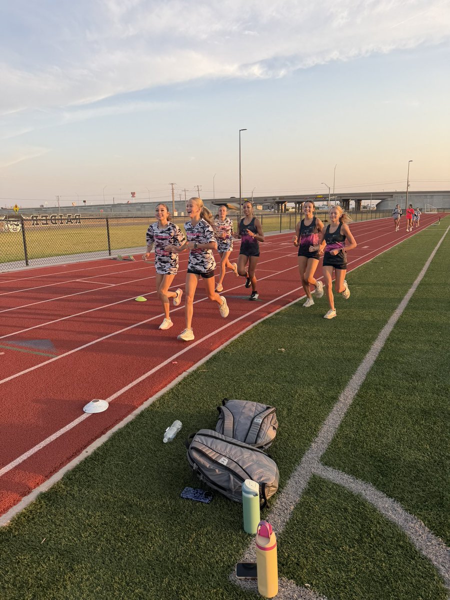 randalltrack's tweet photo. Practice meet to kick off the season 🏴‍☠️ these ladies have put in hard work over the summer and I couldn’t be more proud! https://t.co/WjuNkoBOxs