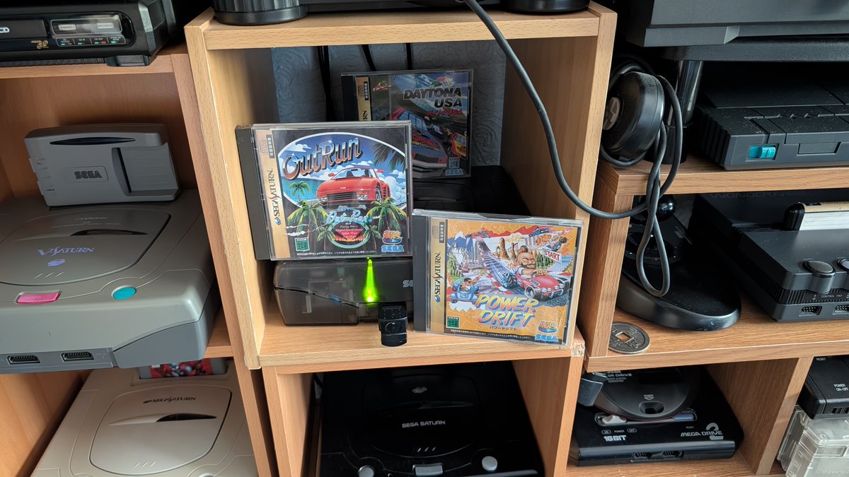 sonicgdavies's tweet photo. Going back to classic 80s &amp; 90s racers, nobody makes a better racer than Yu 'GOD' Suzuki #Sega #YuSuzuki #AM2 #SegaSaturn #Outrun #PowerDrift #DaytonaUSA https://t.co/sMGi3M4I1P