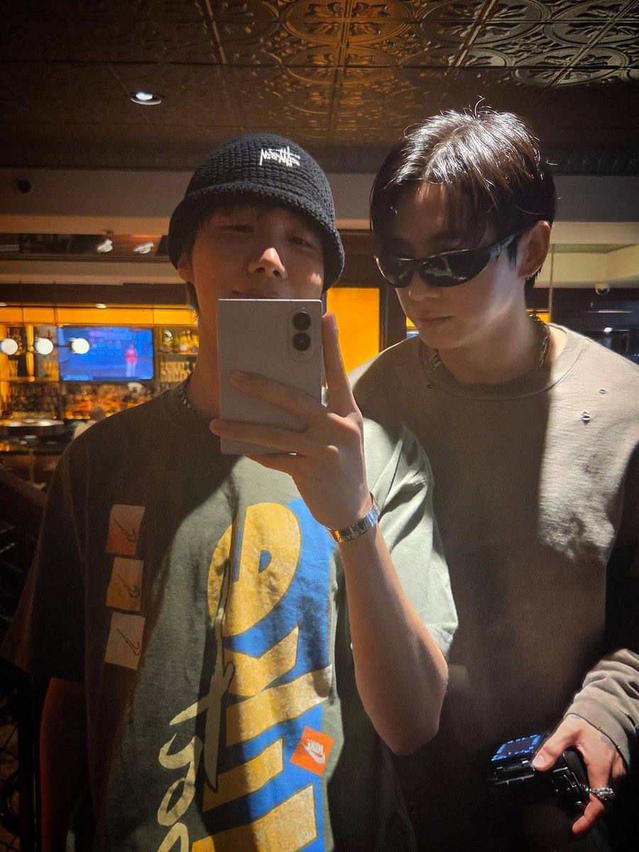 dreamjeons's tweet photo. jungkook, hobi and taehyung in boston ★ https://t.co/yg8jah4edf