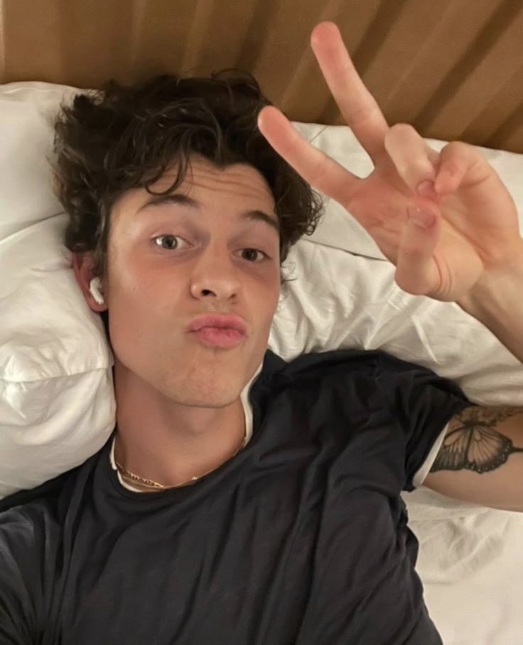 shawnmdxfav13's tweet photo. FELIZ ANIVERSÁRIO AMOR TE AMO MUITO!!!!!!!!!!!!!!!!!!!!!!!!!!!!! https://t.co/m65p4y1ajx