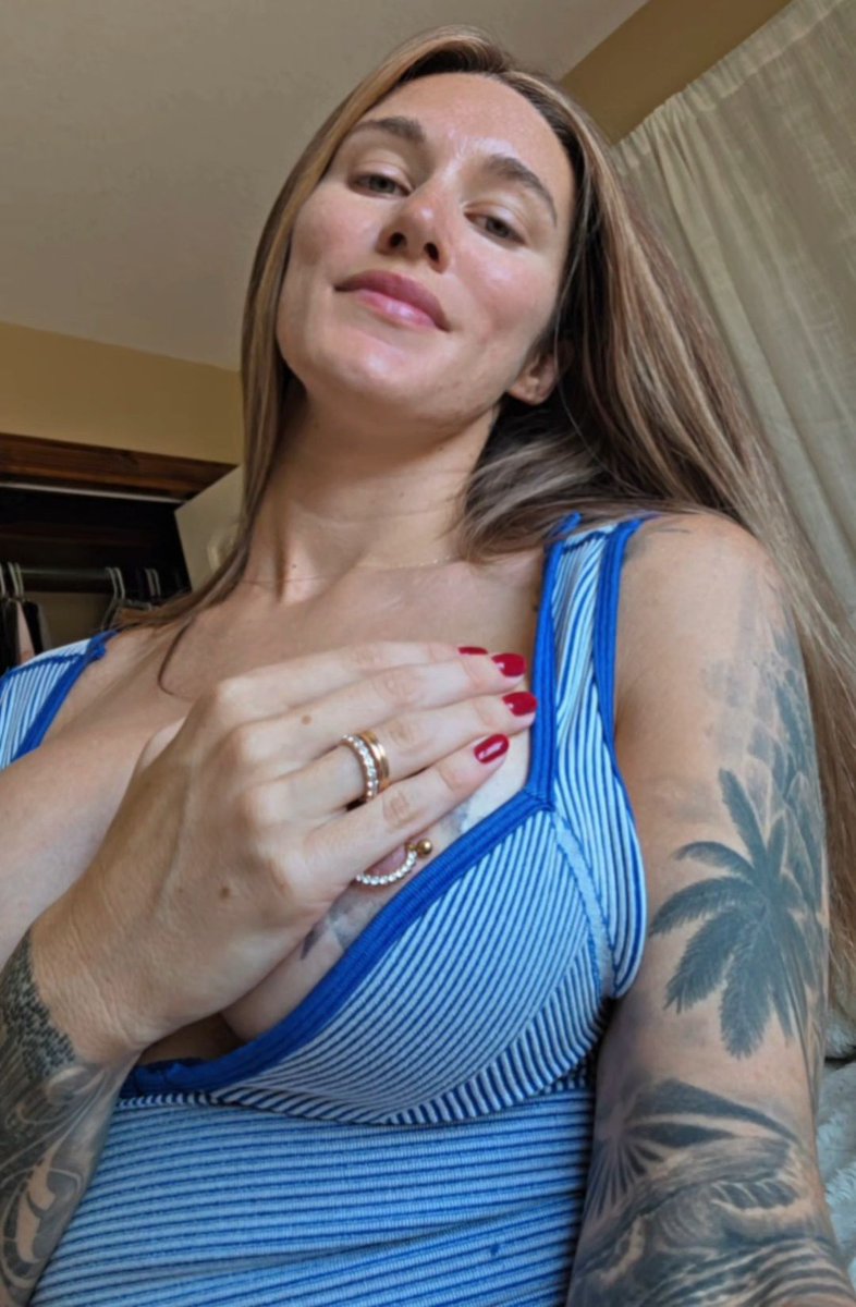 quinncybmac's tweet photo. I love wearing rings https://t.co/rvzNDT2Vei