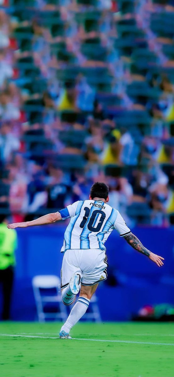 chartsafrica's tweet photo. Our deepest condolences to football icon Lionel Messi and his family following the passing of his father.

May he rest in peace, and may Messi and his loved ones find strength and comfort during this difficult time. 🕊️🤍

— Charts Africa https://t.co/2q9AmZCiT9