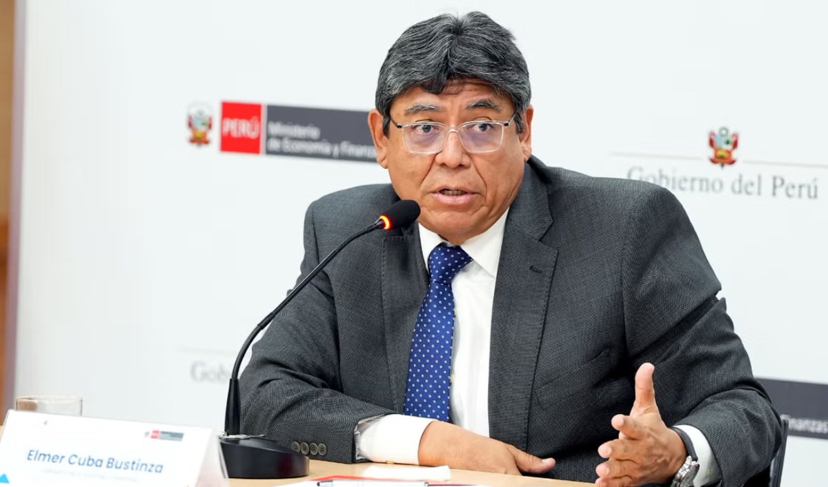 caberecordar's tweet photo. Un ministro de Economía no debería cambiar en horas una medida que acaba de anunciar públicamente. Si el traslado de #feriados pasó de viernes a lunes el mismo día, la pregunta es ¿qué tan analizado estaba el primer anuncio? La política económica también exige previsibilidad. https://t.co/mPxr8sVdeu
