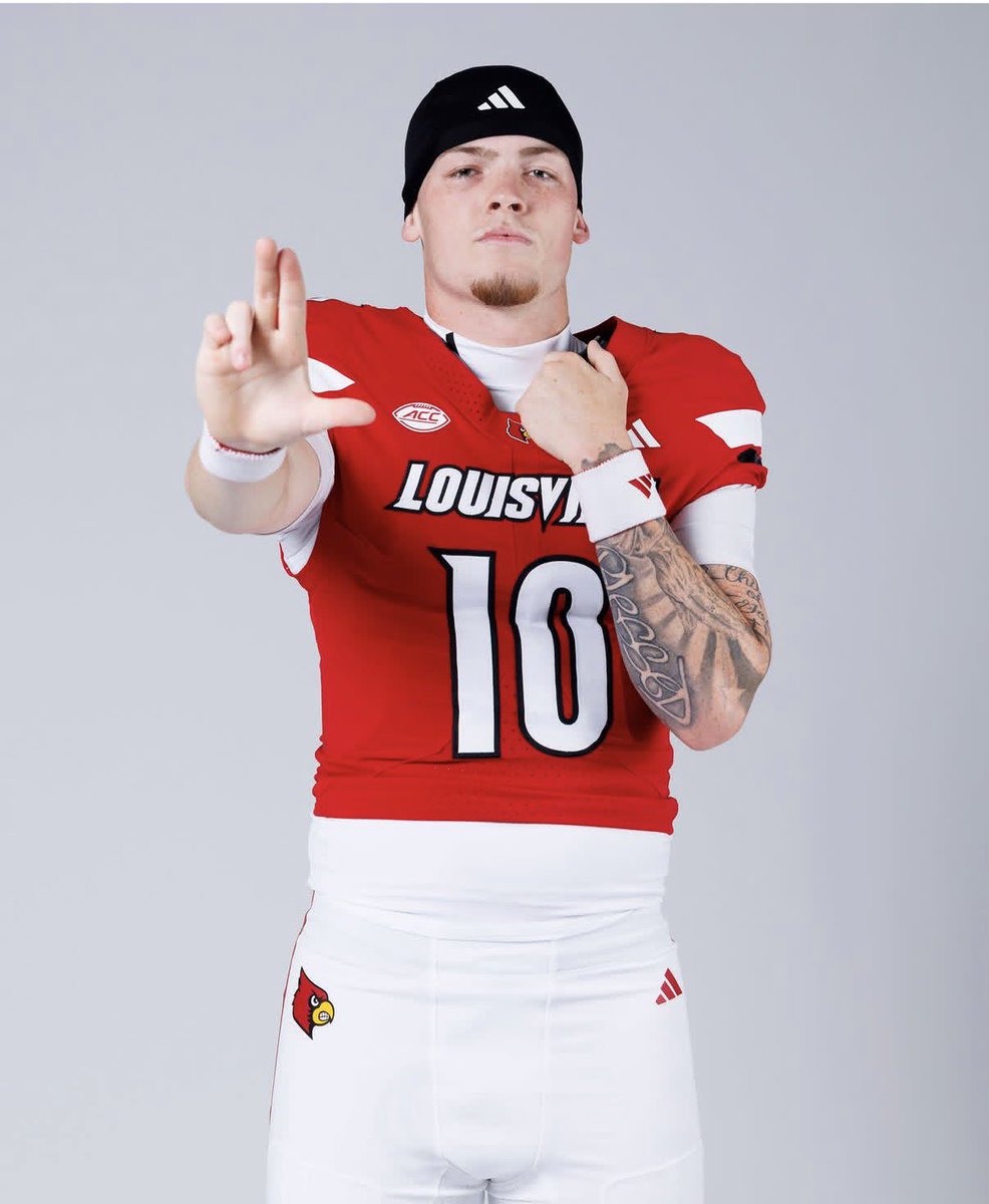 BrooksCherry6's tweet photo. Year 1 loading! Same colors, same game, same dreams, same passion, same kid, new team, new number, better player. Keep working @BriggsCherry3! #neveroutworked #YouVsYou https://t.co/LYHHf7rCkD