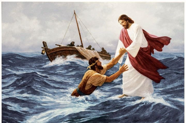 OlimIod's tweet photo. Da Chi sfama cinquemila persone ci si aspetta presenza nelle acque agitate. Come Pietro, iniziamo a fidarci. Ma basta distogliere lo sguardo da Lui per iniziare ad affondare. L'affondare però non è la fine: il grido «Signore, salvami!» rompe la paura e Lui ci salva. https://t.co/tXTGMWabq9