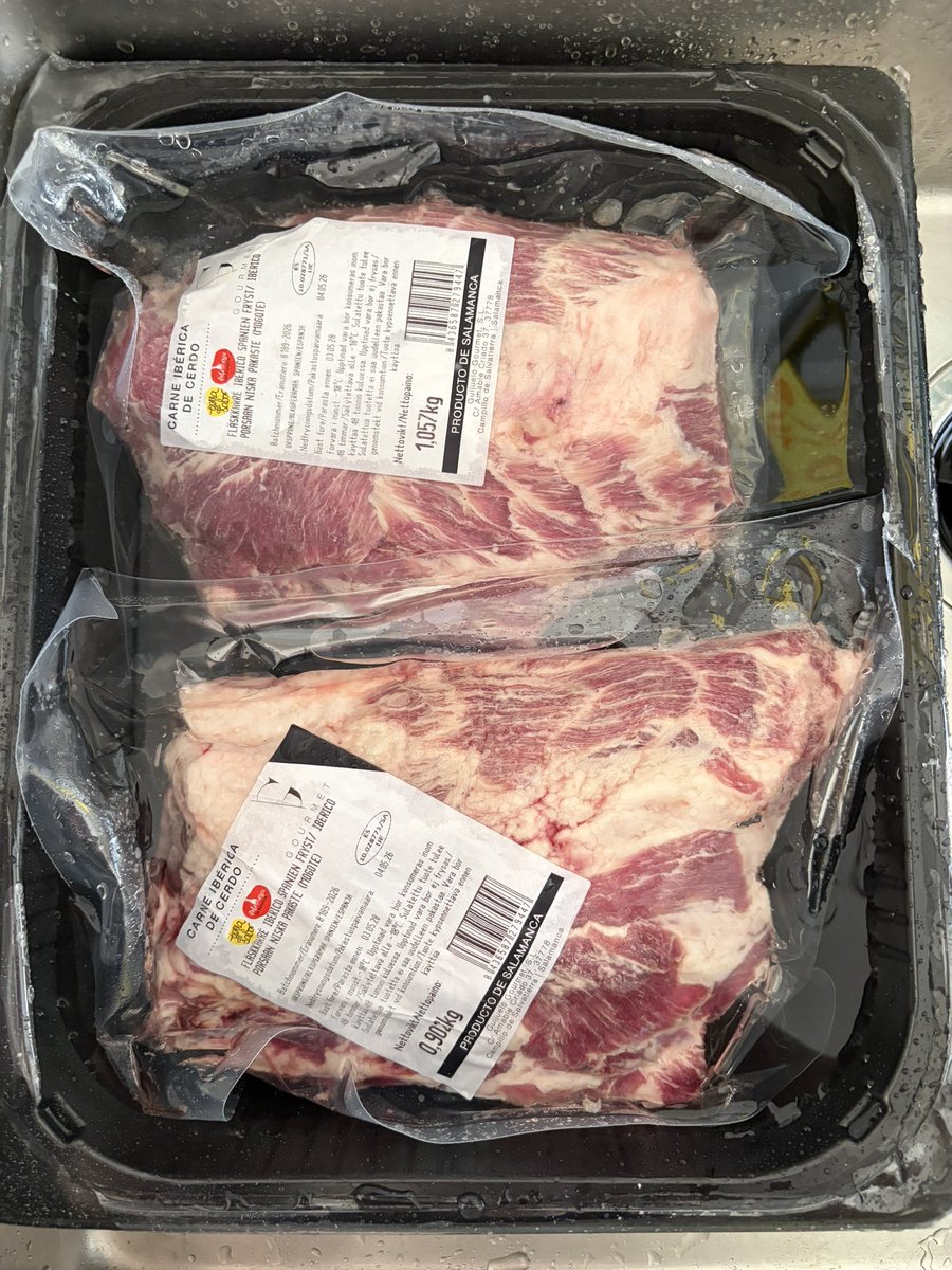 JoakimGeigert's tweet photo. Före och efter #iberico #karre 🇪🇸 https://t.co/lg5cWTMph3