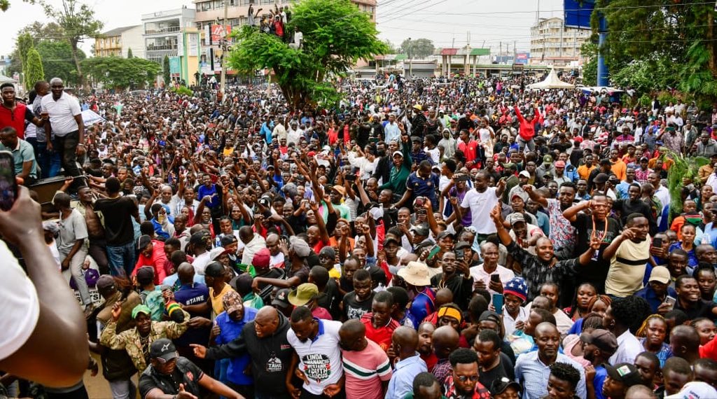 edwinsifuna's tweet photo. 📌Kakamega town …tumefungia siku hapo. Kesho bado tuko on! Ahsanteni sana! https://t.co/l8LFBv2c4D