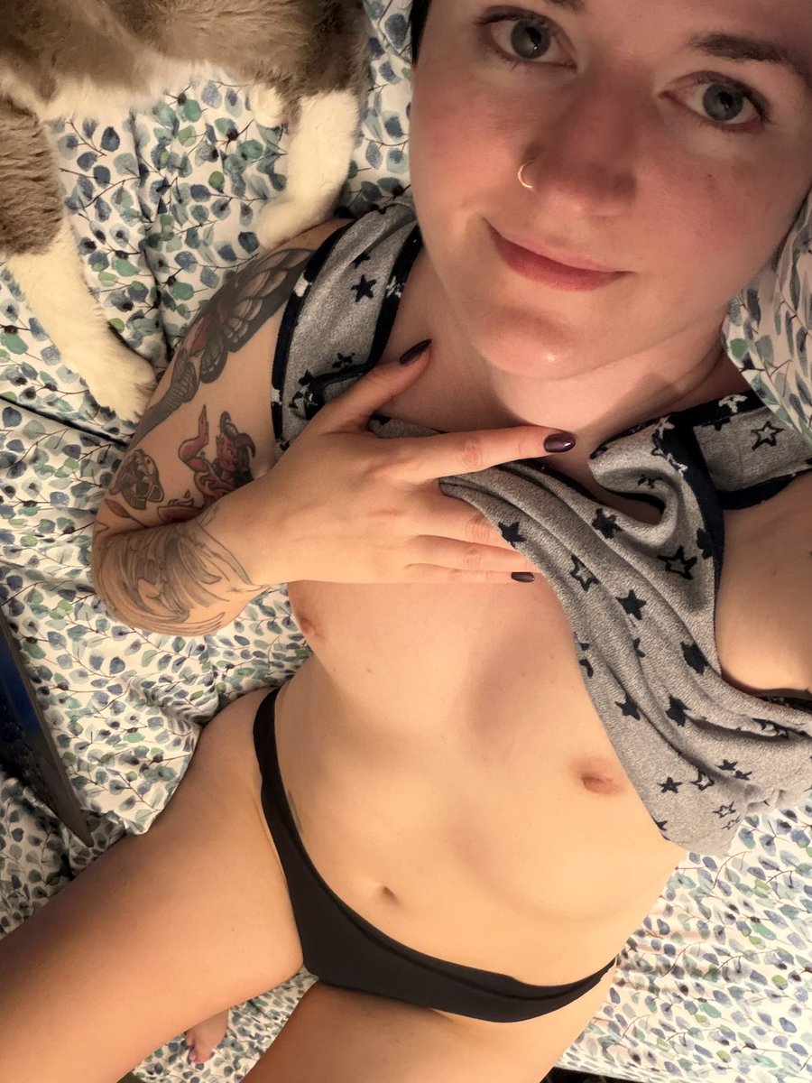 IvyAfterDark4's tweet photo. Petite✅ Small boobs✅ Easy to handle however you want in bed✅ https://t.co/mPUUjO8TXF