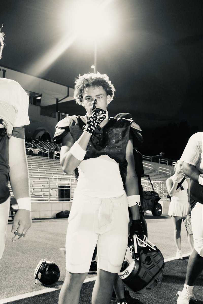 KasonJones0's tweet photo. Kason Jones 
Jacksonville High School, TX
co 28’
#TR1BE 
#TXHSFB 
💙💛 https://t.co/kBVgv1AeV2