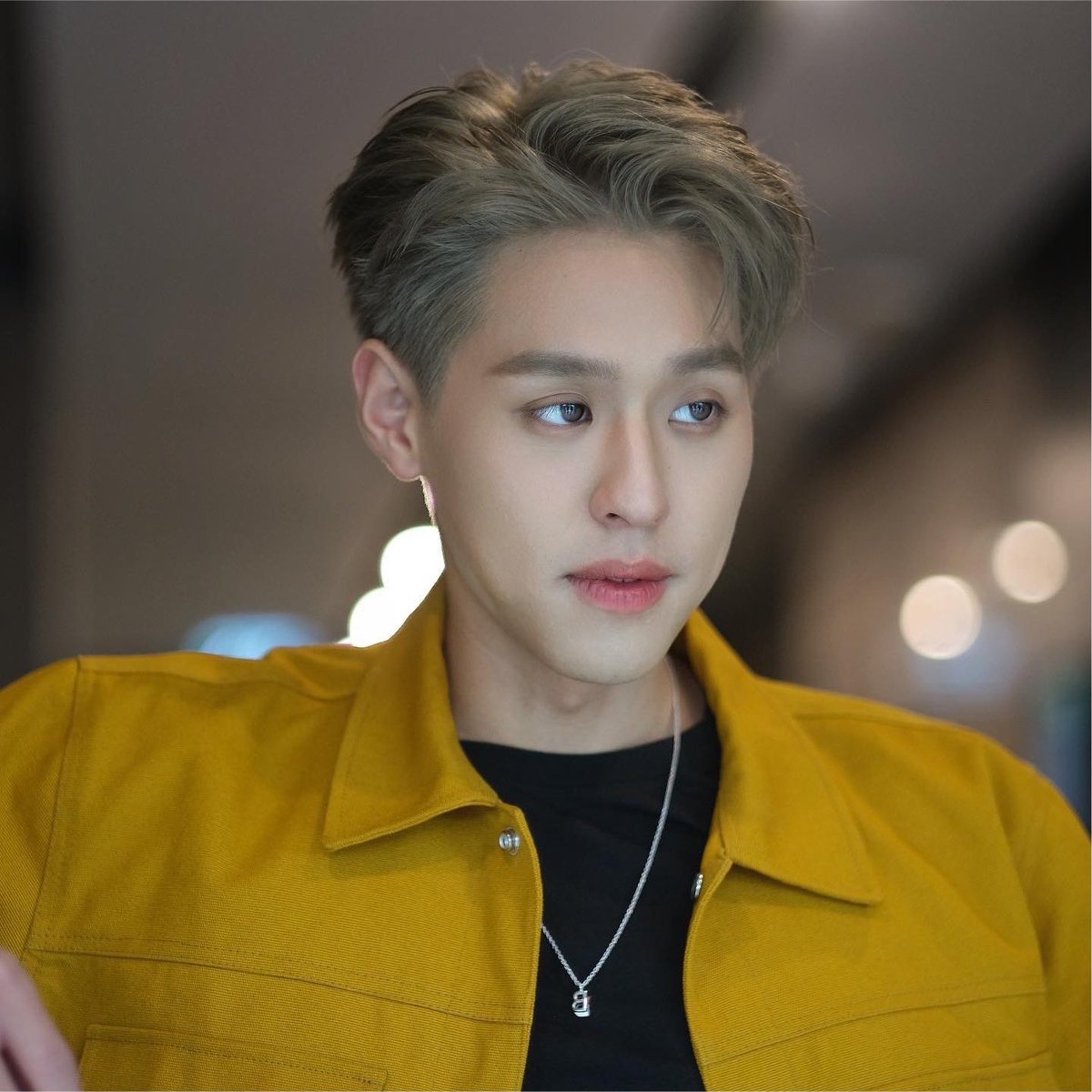 praertt's tweet photo. คือปกติไม่ค่อยเห็นกิ้นใส่เครื่องประดับบ่อย ๆ แต่พอใส่แล้วฮีหล่อขึ้นมากจริง ๆ นะ บางทีแค่แหวนวงเดียว สร้อย นาฬิกา รึต่างหู แค่นั้นก็หล่อขึ้นมากจริง ๆ อะ ㅠㅠㅠㅠ https://t.co/wm6ZX2wrxy