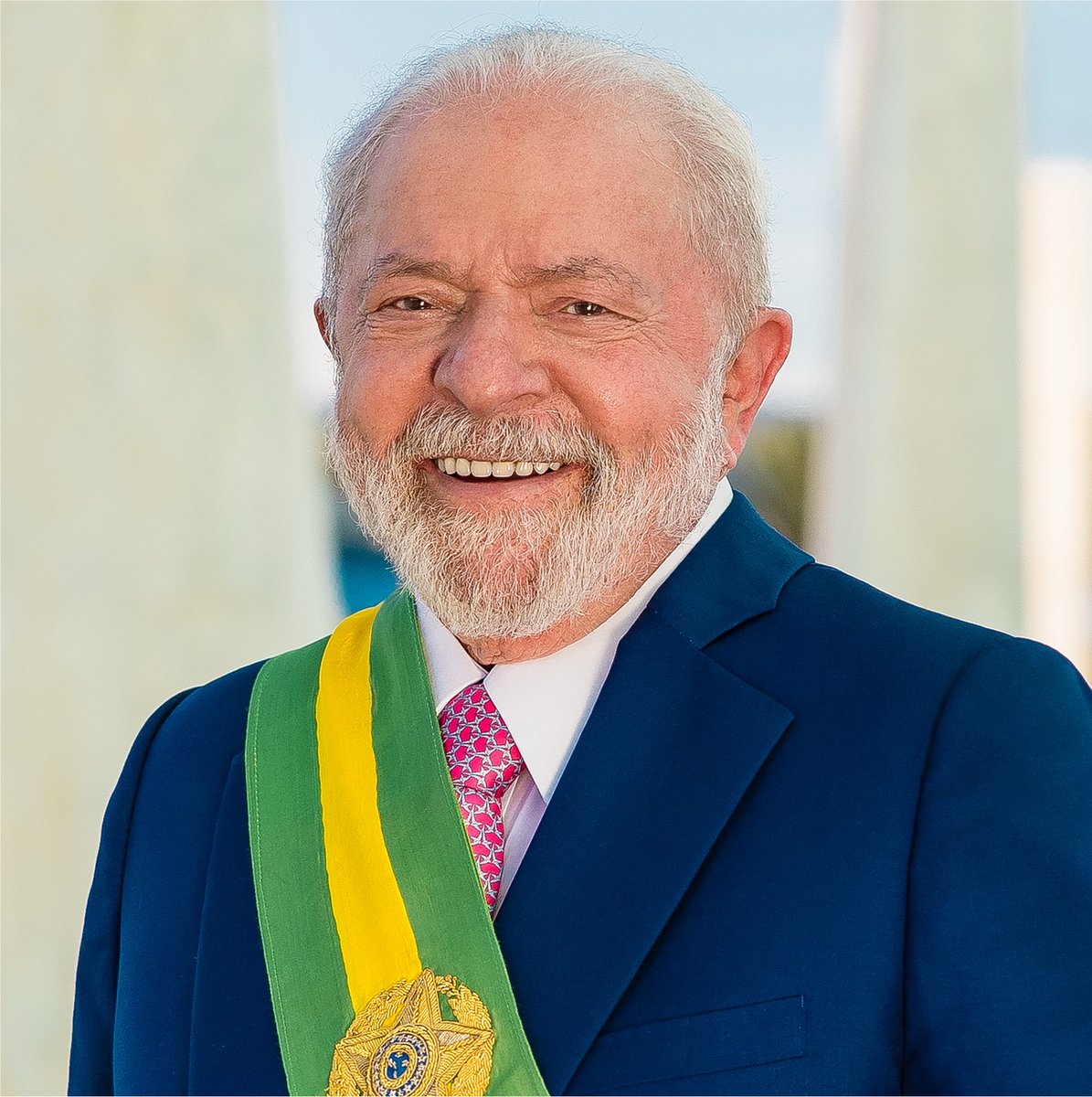 updatecultura's tweet photo. Lula é oficialmente candidato à Presidência da República nas eleições de 2026. https://t.co/0QXail9l6J