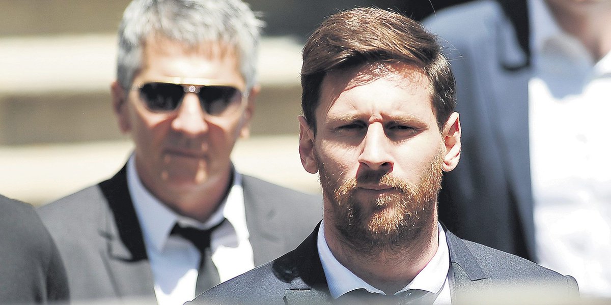 CerfiaFR's tweet photo. 🇦🇷🇪🇸⚫️ FLASH | Le FC Barcelone rend hommage au père de Lionel Messi : 

Le président et le conseil d’administration du FC Barcelone expriment leurs plus sincères condoléances suite au décès de Jorge Messi, père de l’ancien joueur et légende du Barça Lionel Messi, et, au nom de toute la famille du Barça, adressent leurs condoléances à la famille Messi.

Le FC Barcelone remercie Jorge Messi pour son engagement envers notre club, pour nous avoir confié les débuts et les années les plus glorieuses de la carrière footballistique de son fils Leo.

Qu’il repose en paix.