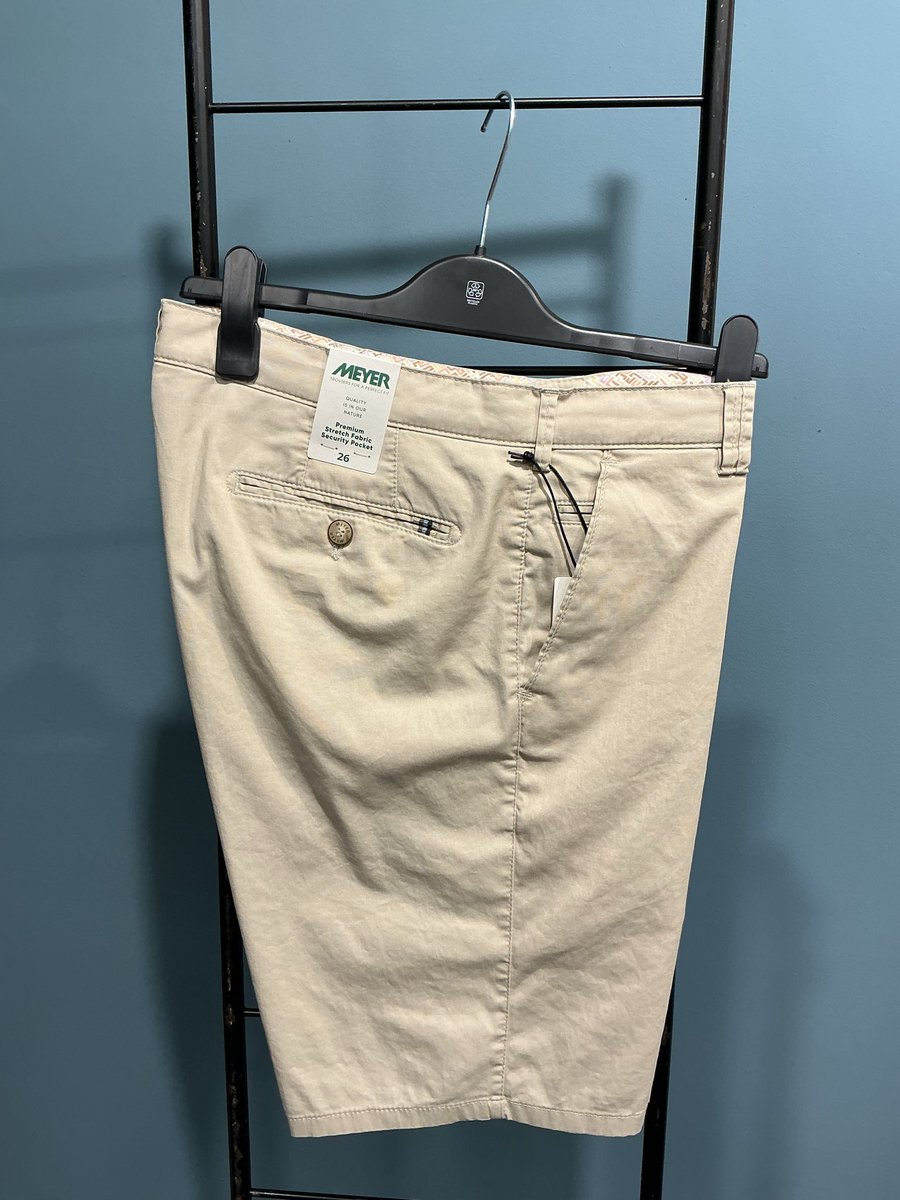 maxim1953's tweet photo. Bermuda’s in verschillende kleuren, 
Met of zonder extra zakken op de billen,
In solden.

#herenkleding #winkelen #shoppen #shopping #shoplocal #bredabaan #merksem #antwerpen https://t.co/dvVgn5QRzZ