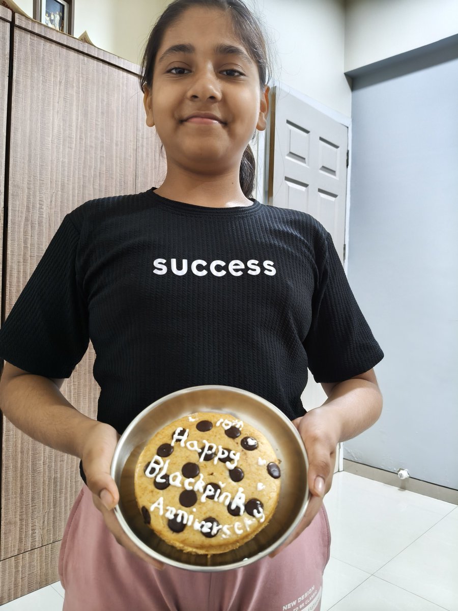 Rahulkochar_81's tweet photo. @BP4ACES My 10 year old daughter is a big fan of black pink. She is extremely delighted as if it's her birthday today https://t.co/yDao33wNIh