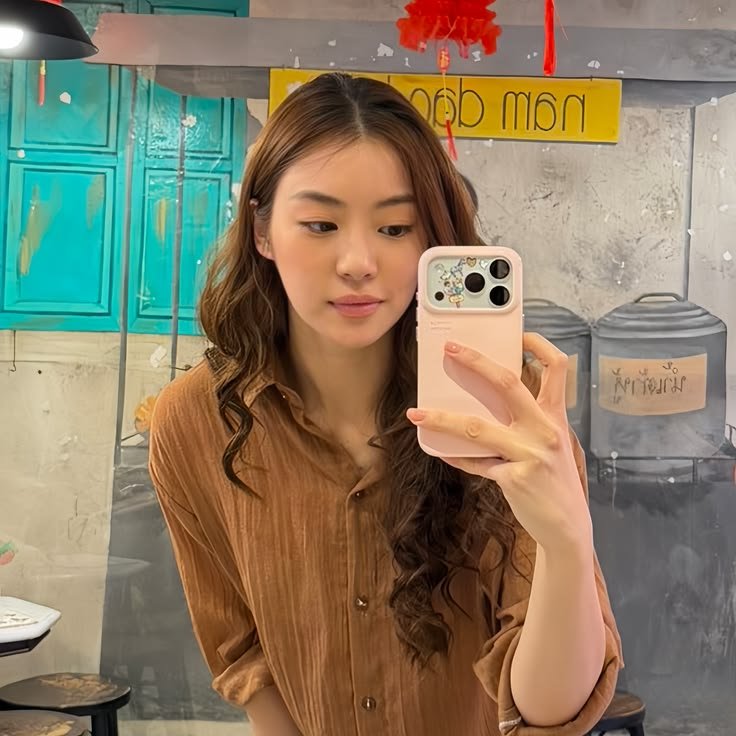 oceauntice's tweet photo. book lover gf with her art lover gf.

#LenaMiu #ลีน่าหมิว https://t.co/ORr6EGwUAm