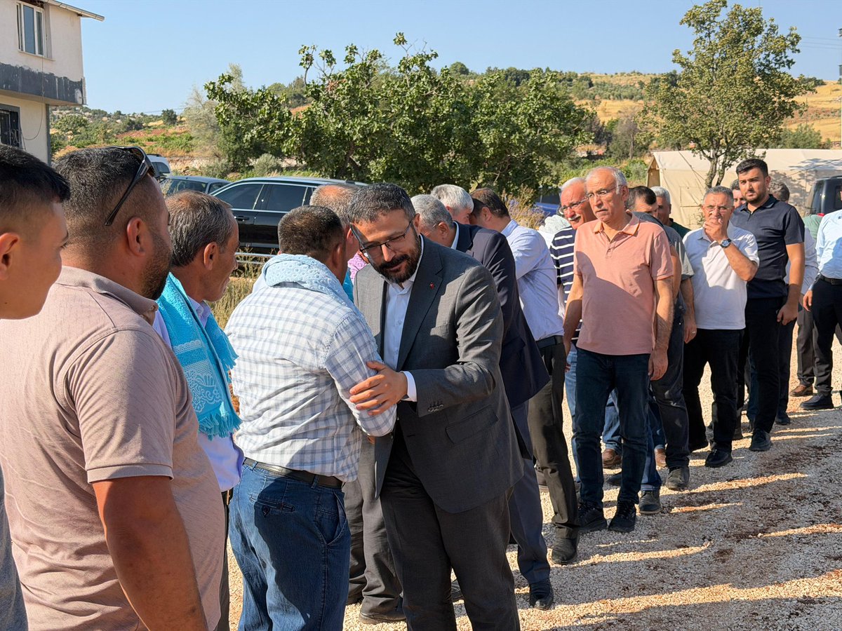 mehmetyilmazmy_'s tweet photo. Atalar Mahalle Muhtarımız Sn.Kemal Çökükoğlu’nun Oğlu Kemal Çökükoğlu’nun Kına Merasimlerine Katılım Sağladık.

Çökükoğlu Ailelerinin Evlatları Ayşenur ve Kemal Çiftine Bir Ömür Boyu Huzur ve İki Cihan Saadeti Diliyorum.

Rabbim Kurdukları Bu Güzel Yuvayı Hayırlı, Bereketli ve Daim Eylesin.

@RTErdogan
@abuyukgumus
@abdulhamitgul
@fmfedaioglu
@FatmaSahin