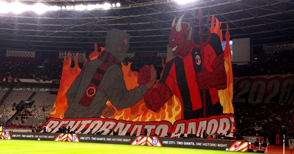 SempreMilanCom's tweet photo. 👏 A brilliant tifo in Indonesia ❤️🖤

📸 @CorSport https://t.co/wZ4DJf5YYV