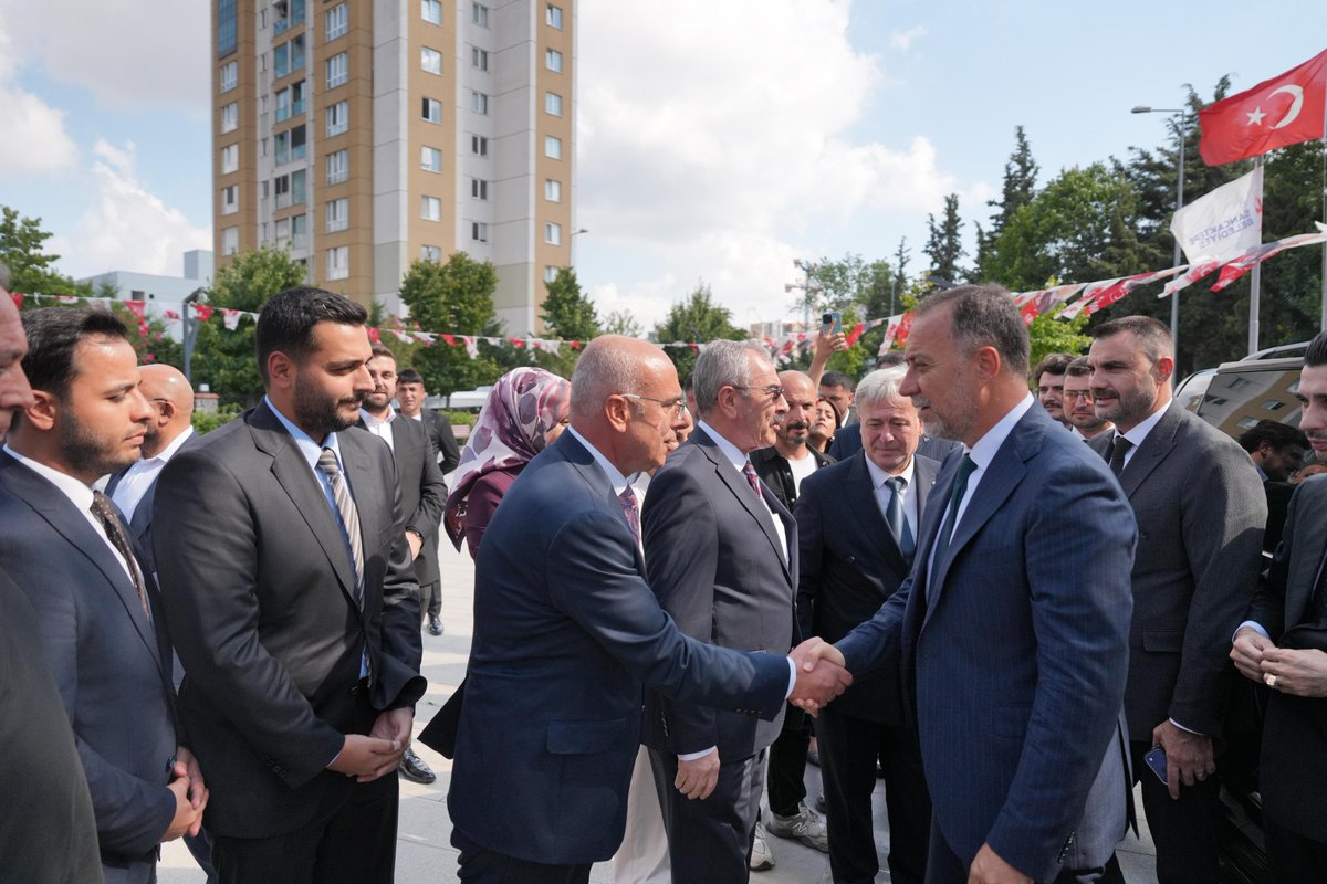 BBvolkanyilmaz's tweet photo. Sancaktepe İlçe Kongremize uğradık, ilçe başkanımız Nimetullah Türkay’dan bilgi aldık. Tüm teşkilat mensuplarımızı tebrik eder, kongremizin hayırlı olmasını dilerim. https://t.co/DA7vY1DjHH