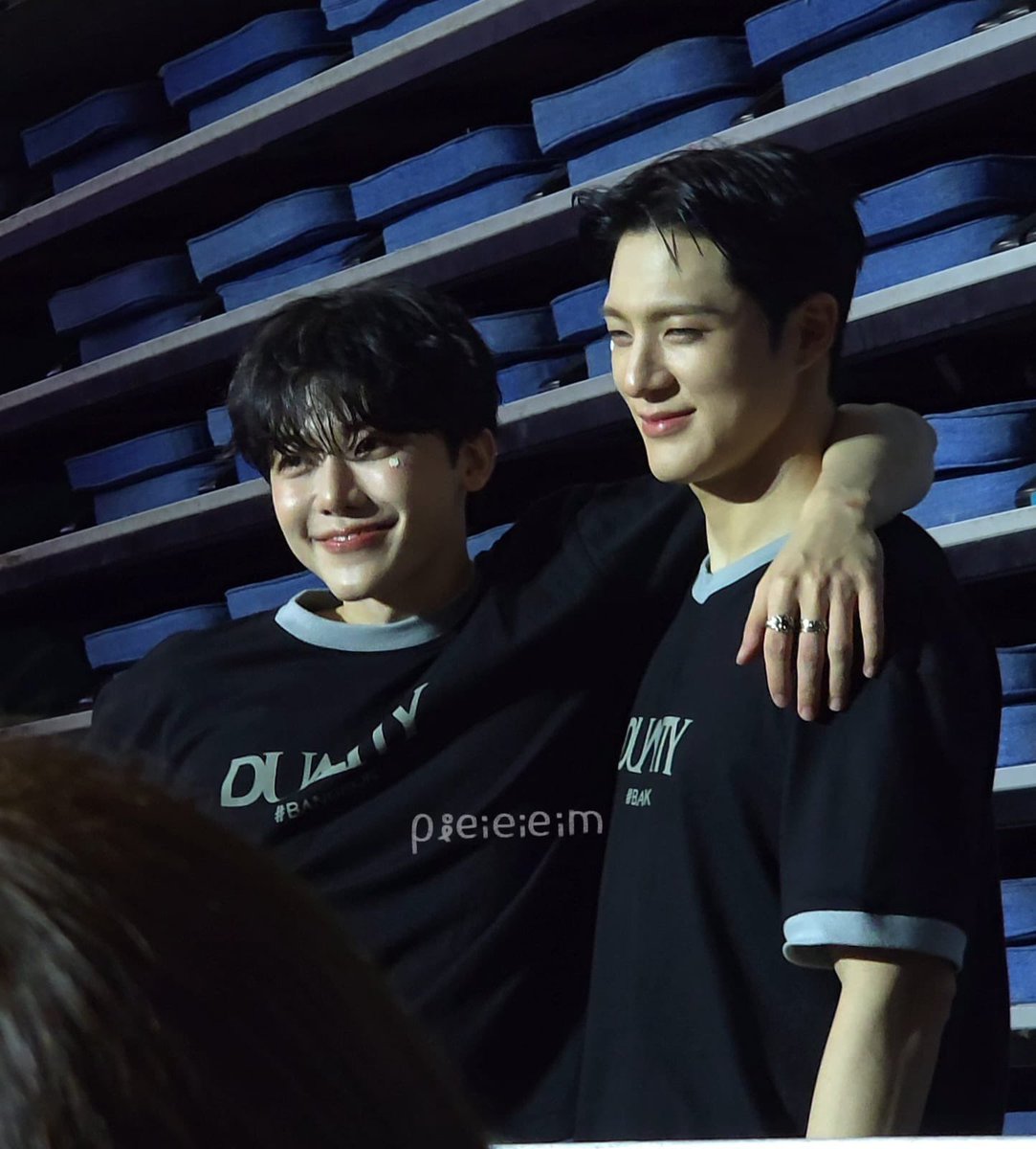 yoyongchill's tweet photo. just happy to have a sexy handsome boyfriend https://t.co/GAQg9tZInt