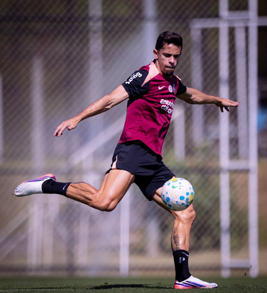 Corinthians's tweet photo. Preparação encerrada para o jogo de amanhã pela 22ª rodada do Brasileirão! ⚽

🆚 Red Bull Bragantino
⏰ 18h30 (horário de Brasília)
🏟️ Cícero de Souza Marques
📺 Premiere

📸 Rodrigo Coca / Corinthians

#VaiCorinthians https://t.co/LPCIfK0nUp