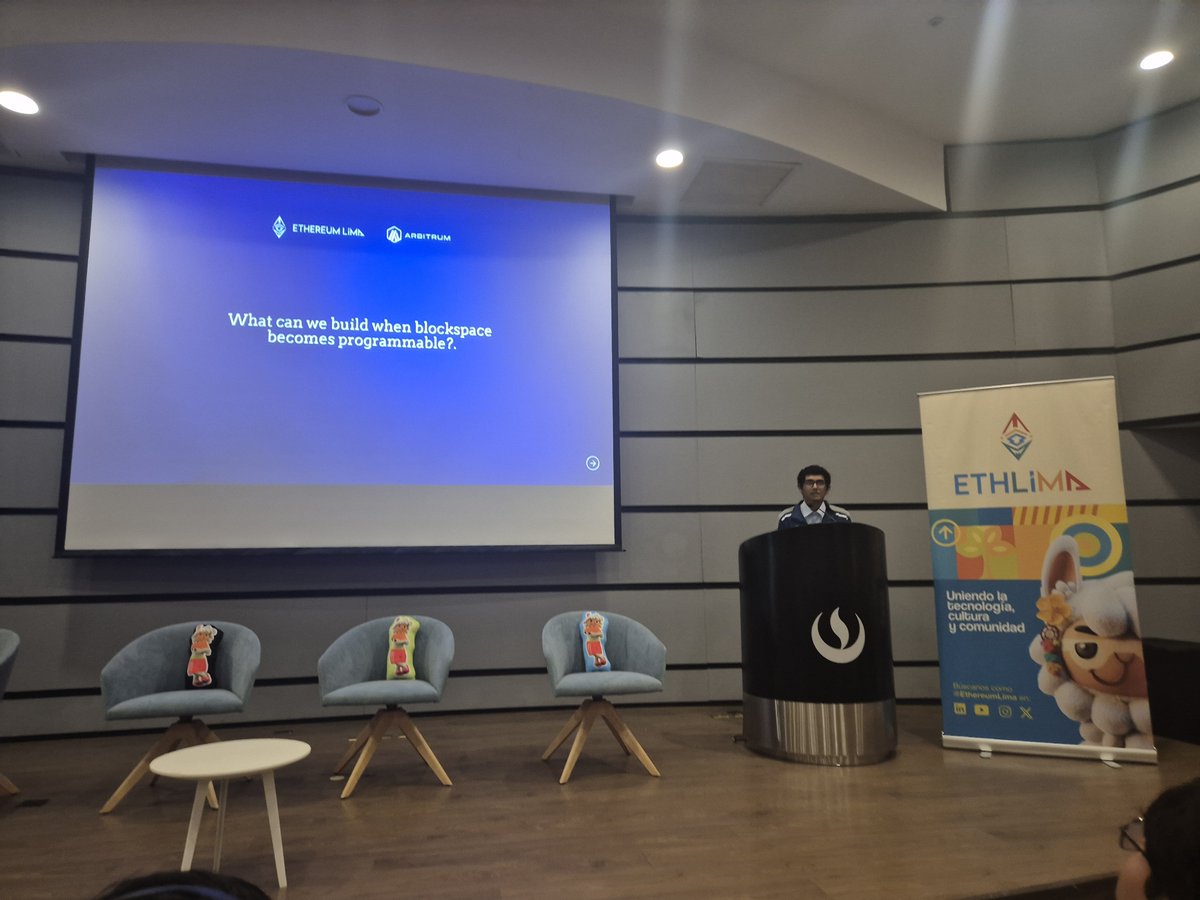 Fadelk_ale's tweet photo. Muchas gracias Javier y a todo el equipo de @EthereumLima  por hacer este evento de tanto valor para los builders y darles la oportunidad de mejorar, iterar o pivotear sus proyectos 🤗 https://t.co/KhGAzmN4T8