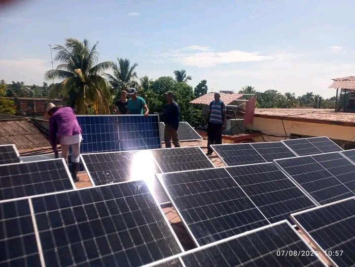 YanetsyTerry's tweet photo. Avanza en #ProvinciaGranma el cambio de matriz energética para asegurar  procesos productivos. Desde el acceso a créditos bancarios, entidades del sector empresarial incursionan en este paso determinante. @PartidoPCC @AsambleaCuba @PresidenciaCuba @GobiernoCuba @GobiernoGranma https://t.co/POpBpVEjQf