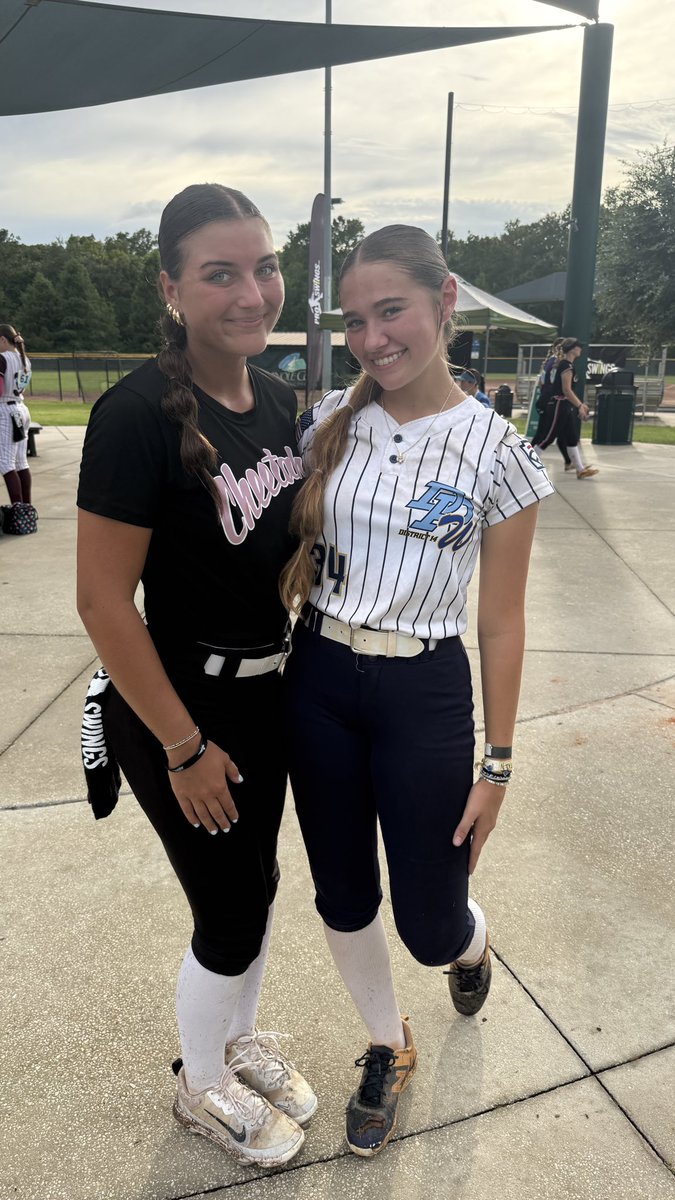 GiGiGomez29's tweet photo. Day 1 of Pro swings camp. Met so many amazing girls from all over the country. Got to learn from colleges coaches and have great conversations. Can’t wait for day 2. @ProSwings_ @NJCheetahsJaman @FGCU_Softball @EckerdSoftball @FloridaTechSB @LakehawkSB https://t.co/uyHYp3tHzd