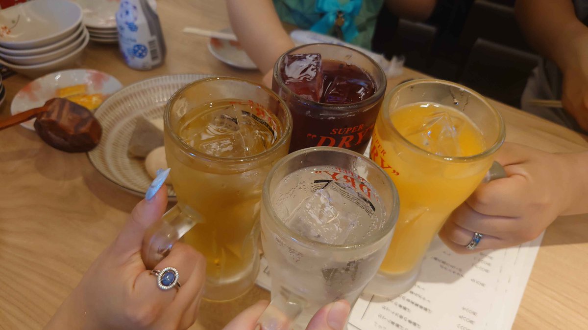maru0774's tweet photo. つみきさんと、タケさんと、薄しおさんに会ってきましたわぁ！
脱出は成功出来たし、飲み屋もカラオケも楽しかったし、たまたまやってたお祭りでは金魚すくいで六匹も捕まえられましたわ✌
みんなありがとうねぇ！また遊びましょ✨️ https://t.co/s7CR5HD3FX