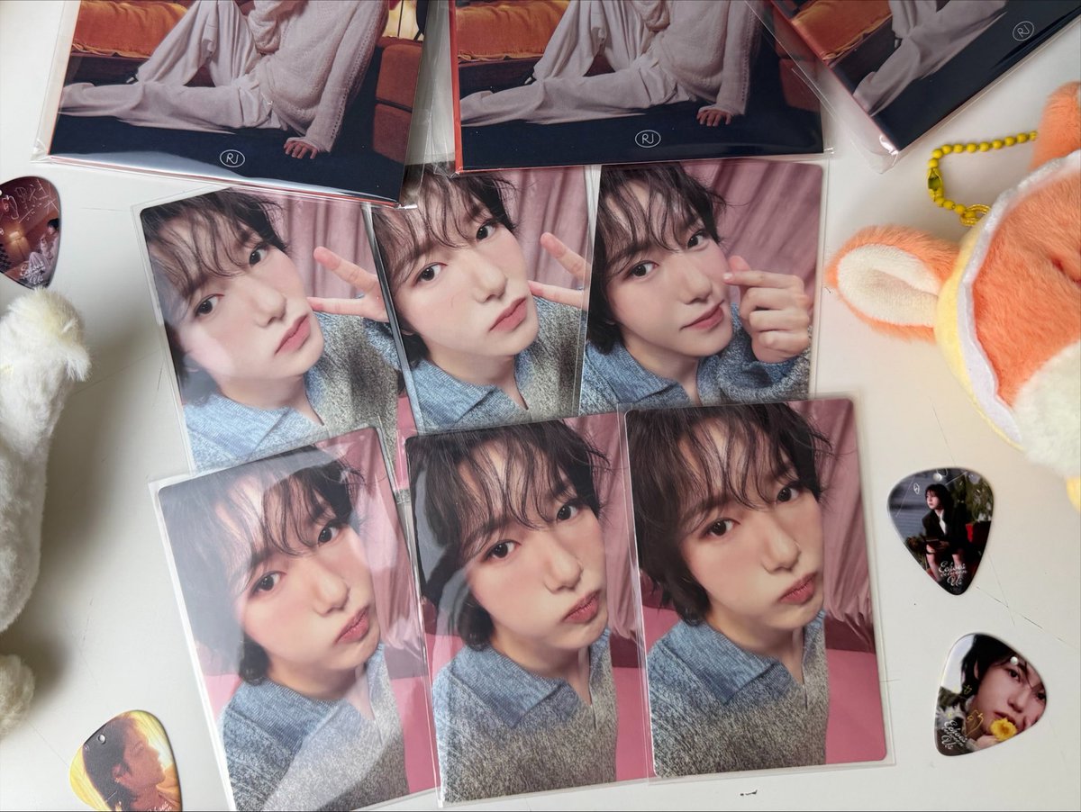 letmeseayouu's tweet photo. สั่ง3บั้มได้หนูเหรินแก้มป่องทั้ง3บั้ม เป็นการได้การ์ดซ้ำที่ฟินสุดๆ 🤏🏻🤏🏻 https://t.co/kaDW6ViwVR