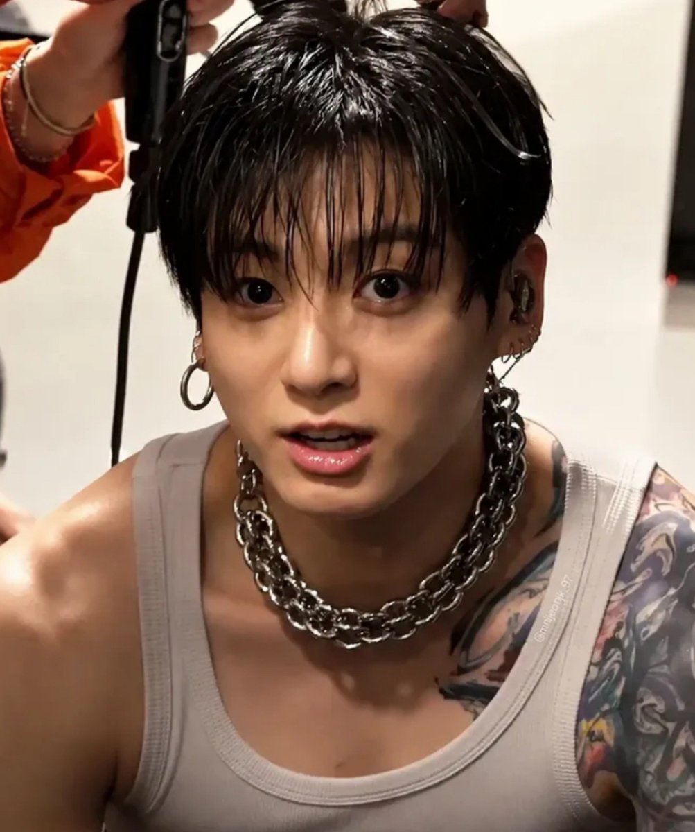 Jungkoo_gukkk97's tweet photo. https://t.co/NB2mK0UspA