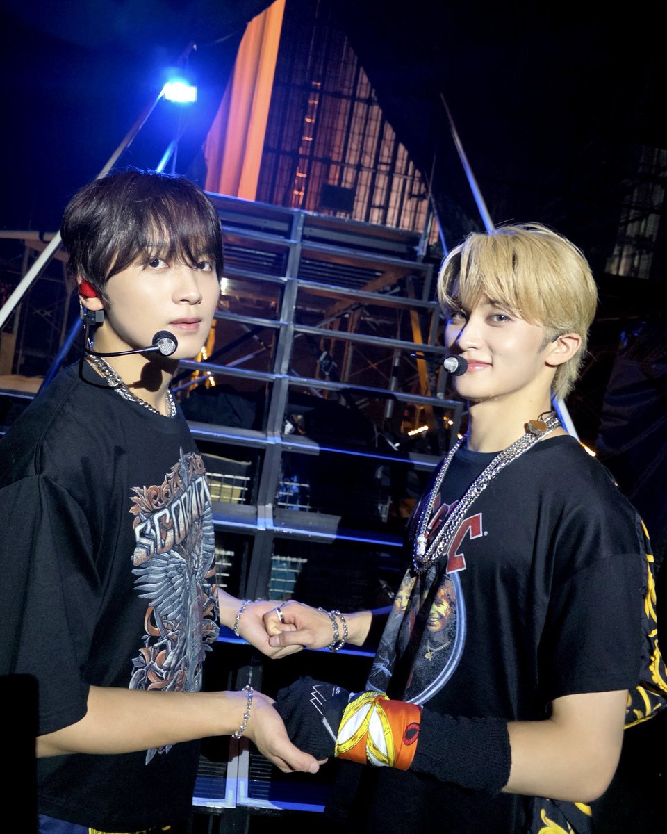 mybelovesun's tweet photo. one year ago today 250809 was this mark and haechan +82 Pressin' SMTOWN LIVE 2025 at TOKYO DAY1 photos🖤 https://t.co/KUDlczokuj
