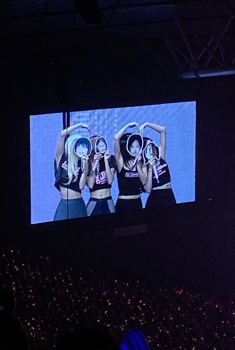soyachichi_'s tweet photo. HAPPY 10TH ANNIVERSARY @BLACKPINK 사랑해 OT4 😘🫶🏻

DECADE WITH BLACKPINK
#BLACKPINK10thAnniversary #BLACKPINK_FOURever
#10YearsWithBLACKPINK 
#10주년_블랙핑크_포에버 https://t.co/gRpNefpgOJ