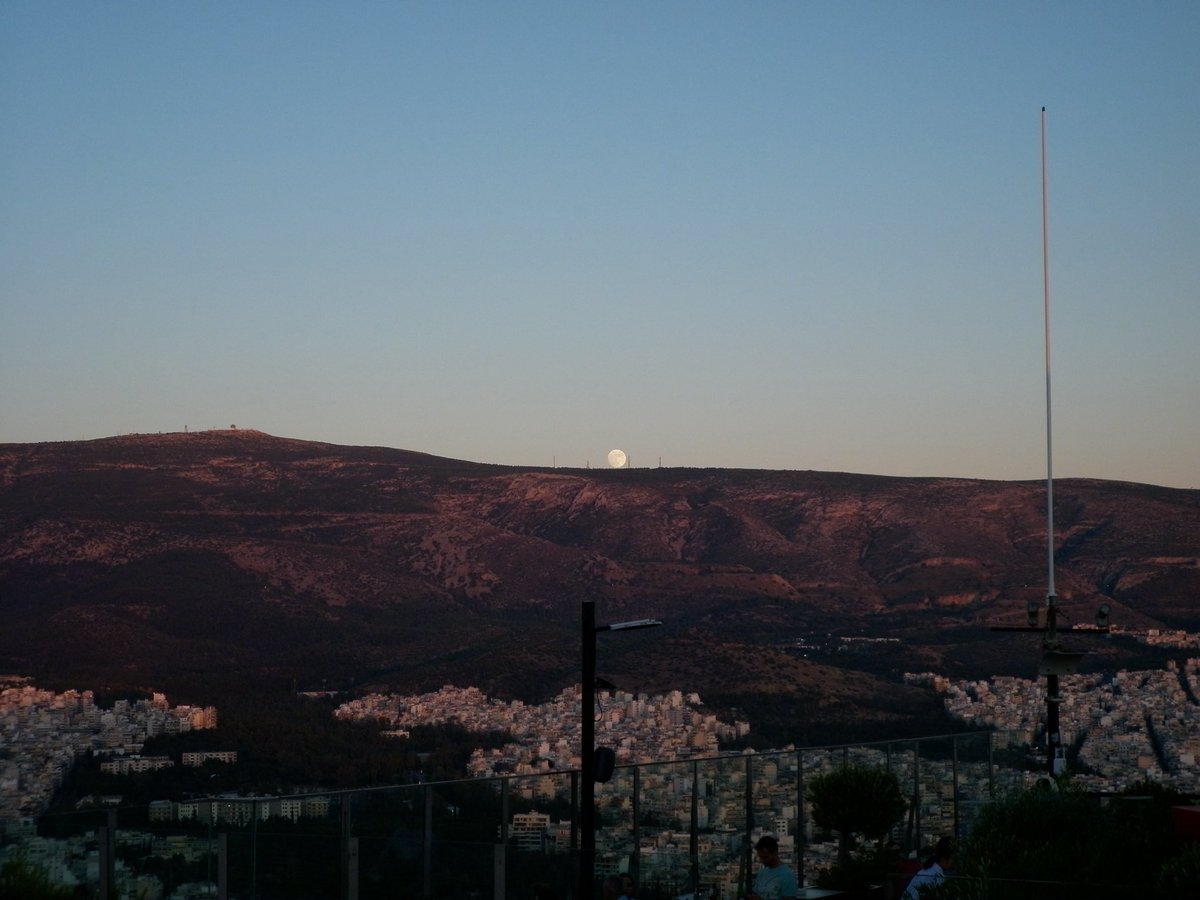 arirwjn's tweet photo. athens, greece (2026) / palau, italy (2025) / riomaggiore, italy (2024) / essaouira, morocco (2023) https://t.co/lTjJ6Q2cDr