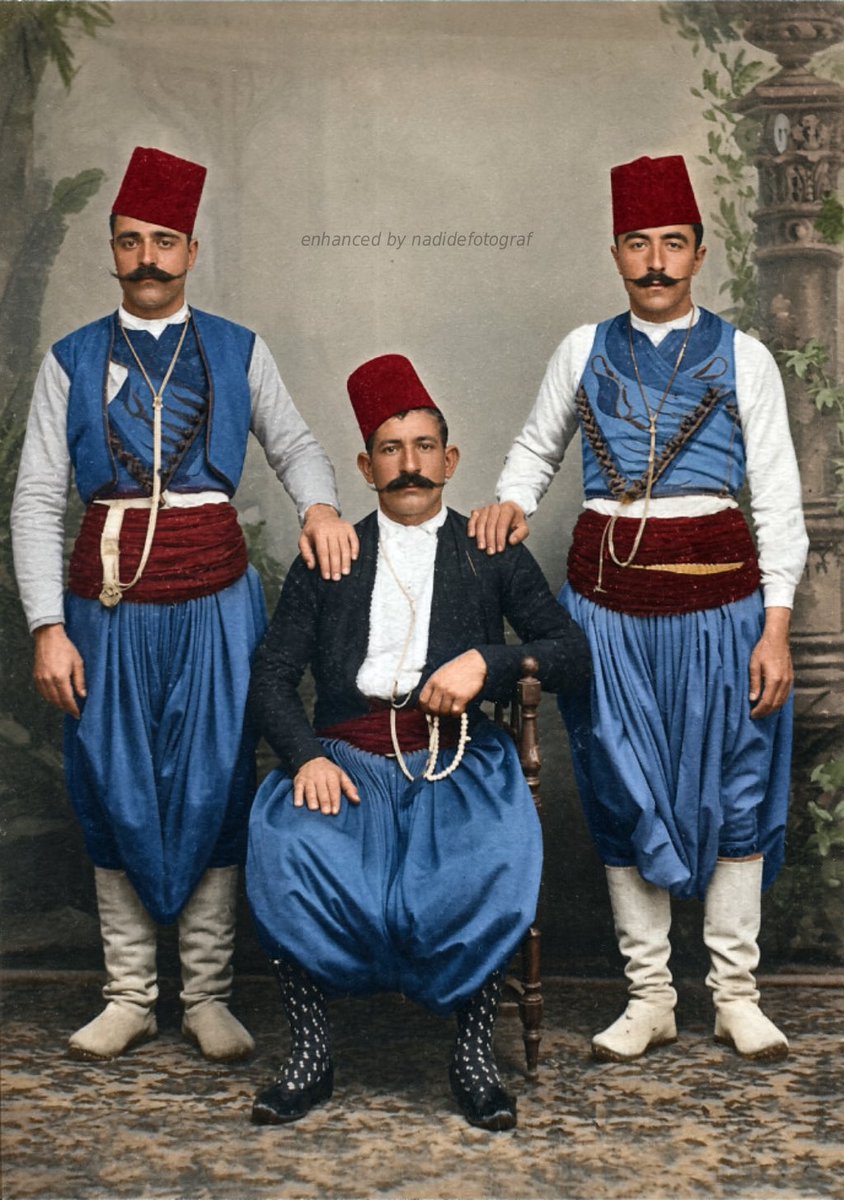 nadidefotograf's tweet photo. Giritli Türkler, 1900'lerin başı
#Crete #Κρήτη #Candia #Ηράκλειο #Greece https://t.co/eU1dzUpcTM