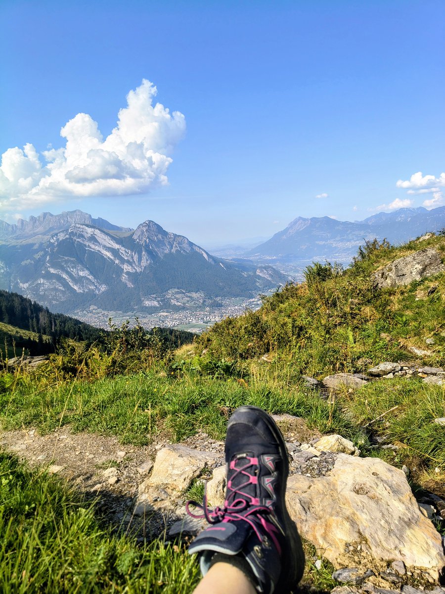 DerSouveraen111's tweet photo. Grüsse vom Pizol ⛰️🥾🇨🇭☀️
Wünsche allen ein wunderbares Wochenende. https://t.co/Lltm1WTT7b
