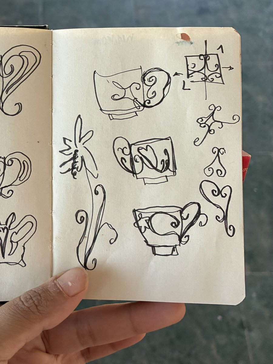 Iuvleli's tweet photo. eu amo pensar algo.. e ai desenhar esse algo.. e modelar.. e esperar ele renascer de um forno de 1000graus e nao explodir.. e ficar lindo!! https://t.co/DuOMG6SW2W