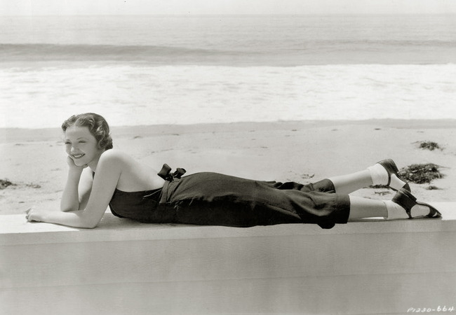 WAGongaware's tweet photo. Sylvia Sidney #BOTD 1910
#bathingbeauties👙#PreCode https://t.co/KbulNFWIZ5