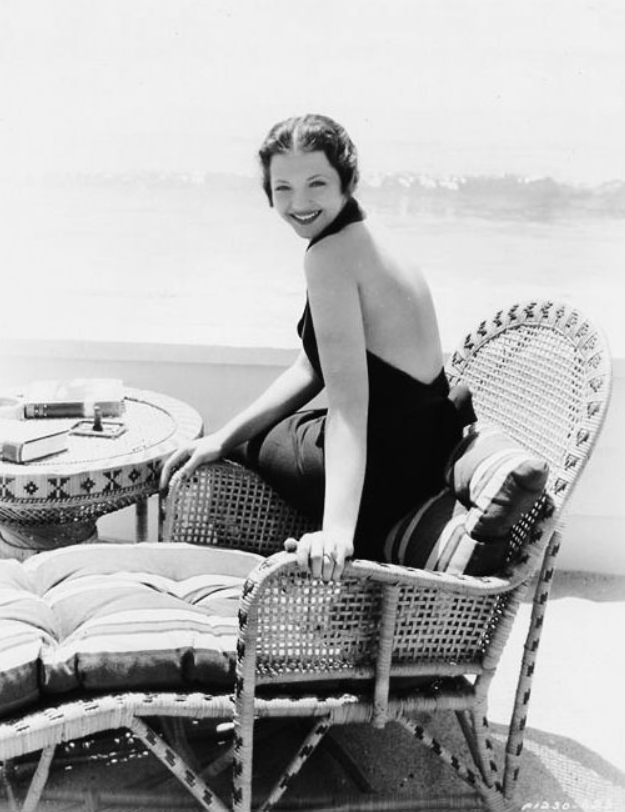 WAGongaware's tweet photo. Sylvia Sidney #BOTD 1910
#bathingbeauties👙#PreCode https://t.co/KbulNFWIZ5