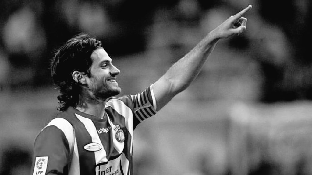 elsevillistaes's tweet photo. #Jarque siempre en nuestra memoria, #Eterno21.
#RCDE https://t.co/QNtz8UiVHz