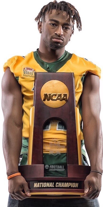 jsteck65's tweet photo. Bison Nation, we are 21 days away from NDSU 🏈 playing in the FBS and the Mountain West!! A tenacious CB who helped the Bison as a shutdown CB for #CodeGreen as a member of the #WolfPack, @j_boogs21 was 🔑 to NDSU's success!! #LetsGoBison #HornsUp🤘 #BisonFBCountdown https://t.co/cV0dRfm5vp