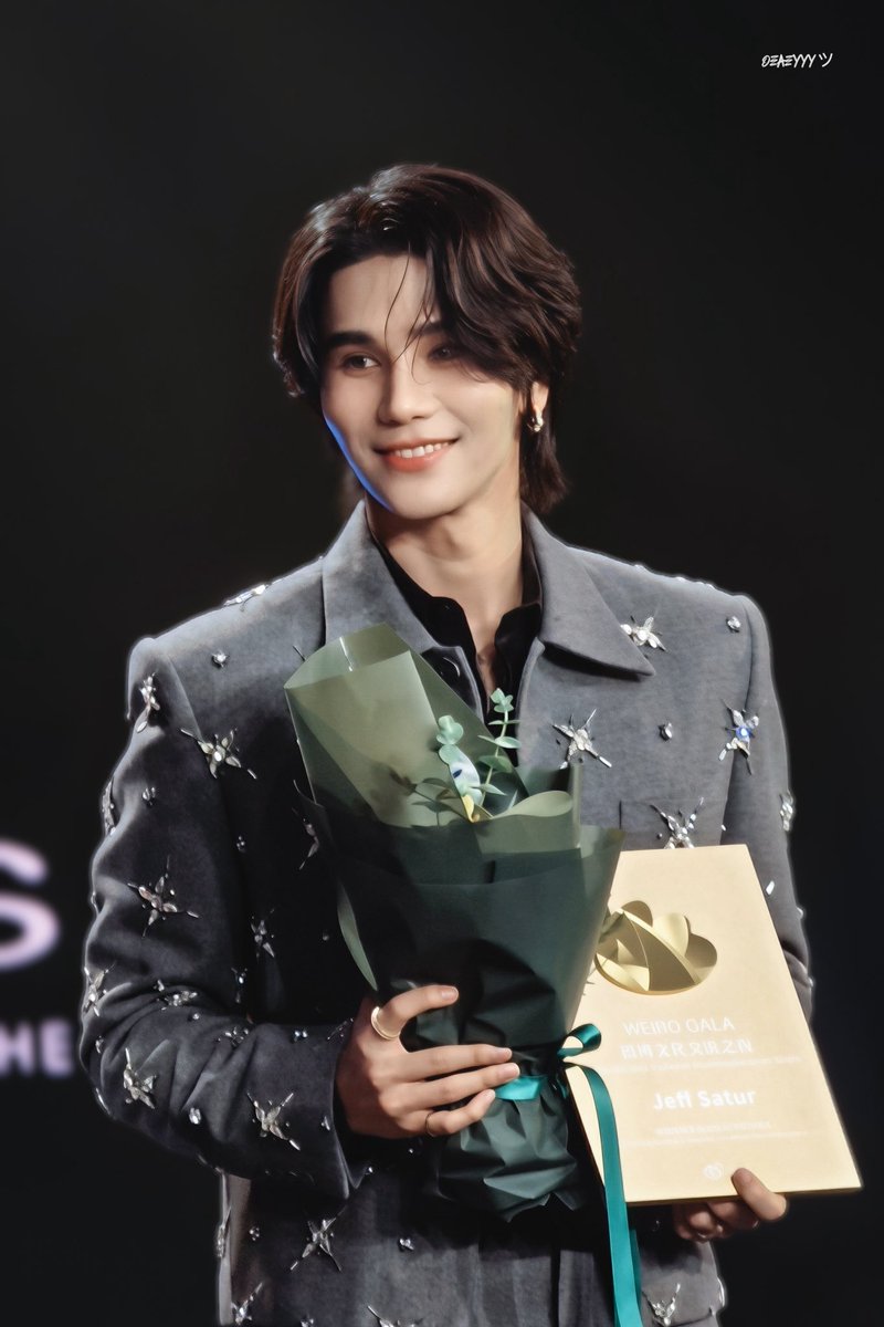 OeAeyyy's tweet photo. Congrats! คับ .. คุณคนเก่ง ~
一 🏆🎉✨

✦˚ ༘ ꒰ @jeffsatur ; #JeffSatur ꒱⋆⁺﹆
#WEIBOGALA2026xJeffSatur
#WEIBOGALA2026 https://t.co/3RsRspMnYx