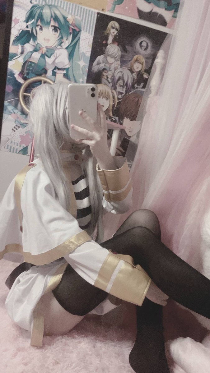 kttencore_'s tweet photo. is frieren worth watching #frieren #cosplay https://t.co/Fr4fsxOpQz