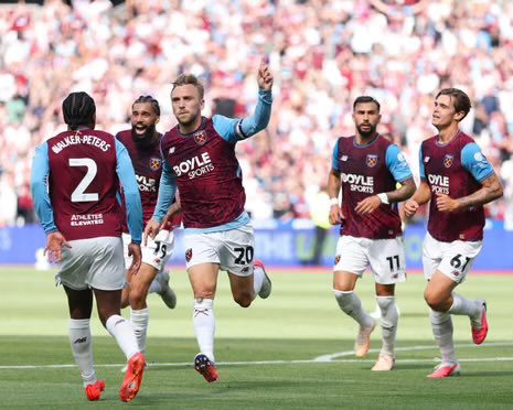 phil_mead's tweet photo. #WHUPOR 3-1 #CarabaoCup
Good start to the new season: a home win. Haven't been able to make a claim like that these past few years. Tested against a lively attacking Pompey side. Super brace from Taty and a Bowen special. Impressed by our back 4, Orford, Kante ✌️#COYI #WHU ⚒️ https://t.co/Sy45N6VCzR