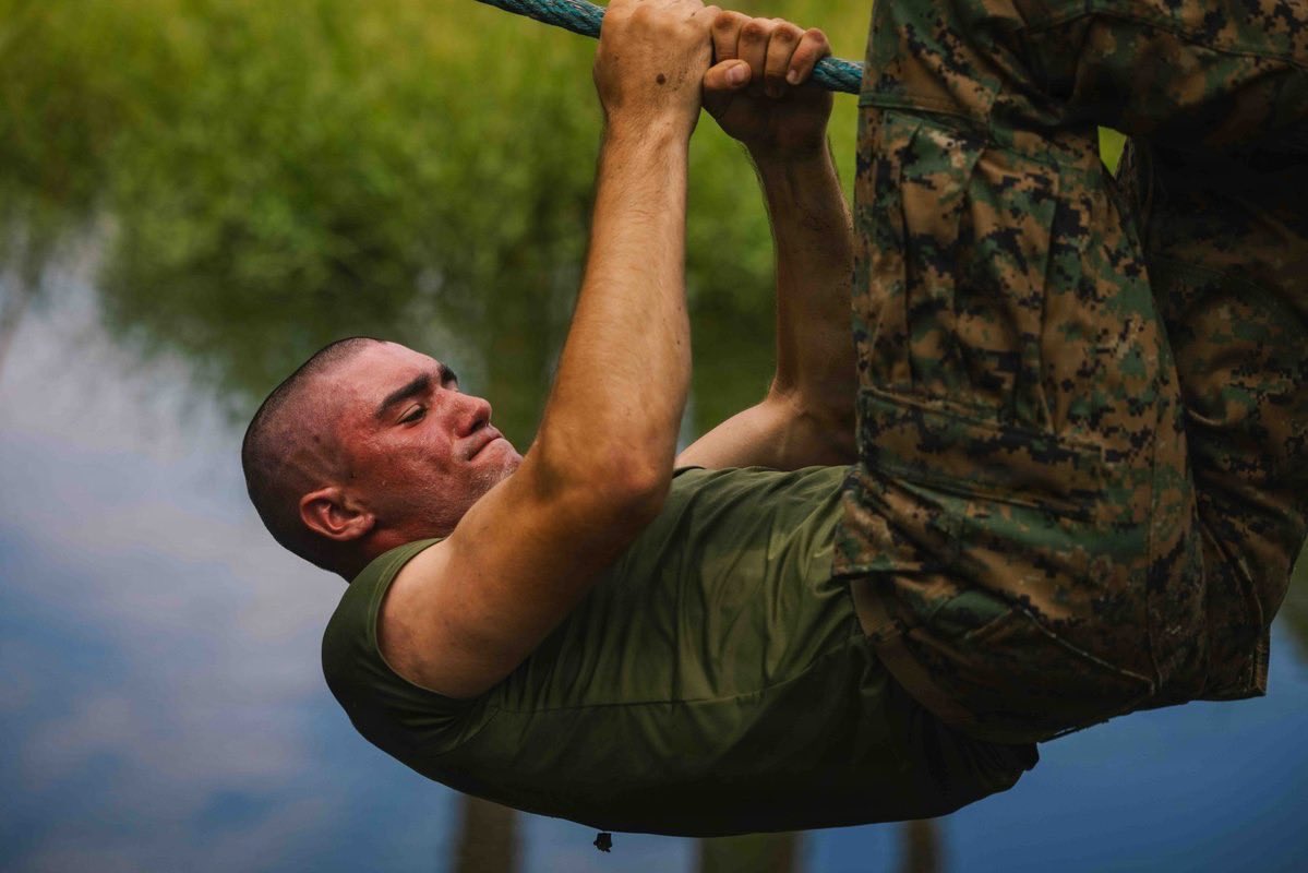 HermanCsalley's tweet photo. #MarineCorps recruits with Mike Company, 3rd Recruit Training Battalion take part in the Confidence Course aboard Marine Corps Recruit Depot Parris Island, S.C. 

The course is designed to help recruits build their confidence by overcoming various obstacles. 

#Marines #USMC https://t.co/AWM3XqJa5b