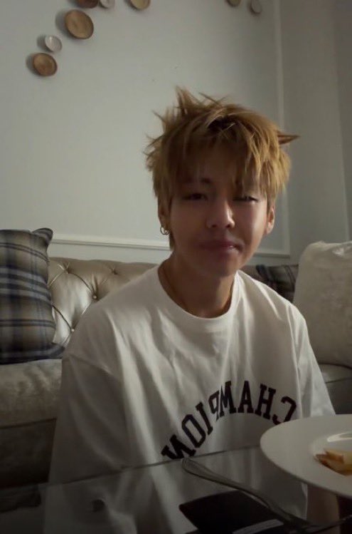 acervthv's tweet photo. O CABELO E A CARINHA DELE 😭😭 https://t.co/xFIxCmt8yy