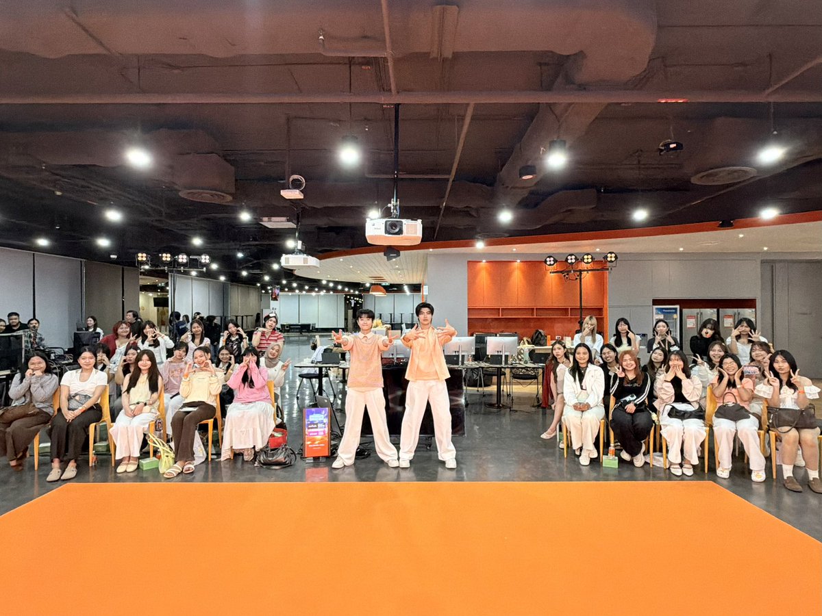 DomundiTV's tweet photo. ขอขอบคุณ @ShopeeTH ที่ให้เกียรติ “เวฟ” @waavetnp และ “ธีร์” @tthi_eks ได้มาร่วม Live พูดคุยและทำกิจกรรมสนุก ๆ ในวันนี้นะคะ 🥰

ขอขอบคุณแฟน ๆ ทุกคนที่มาเจอกัน รวมถึงแฟน ๆ ที่ติดตามรับชม Live และส่งกำลังใจมาให้ทั้งสองคนด้วยนะคะ 🫶🏻✨️

#ShopeeLivexTheeWave https://t.co/7Bp6zji80U