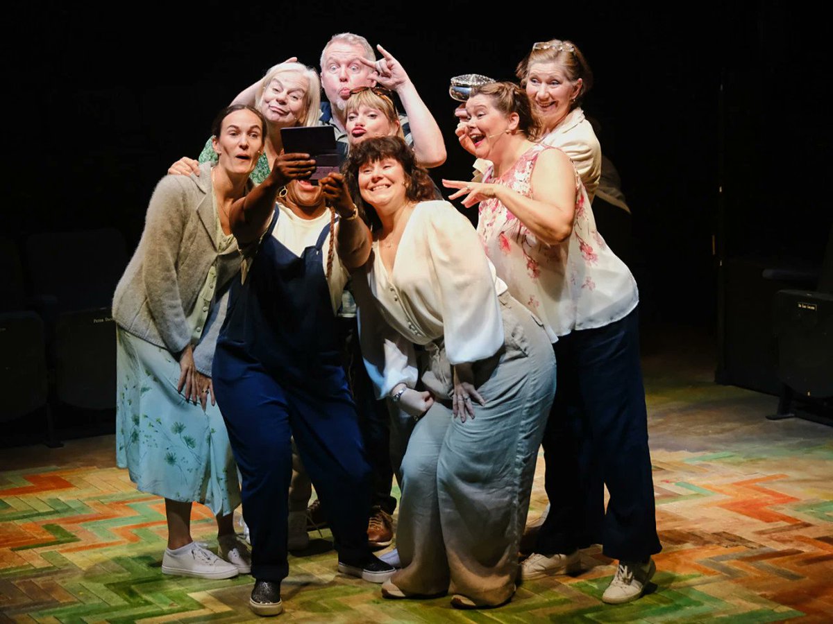MusicalTheatreR's tweet photo. ‘Empowering, uplifting with tears &amp; belly laughs abounding’

★★★★★ for Calendar Girls at Theatre by the Lake, Keswick @tbtlake 

https://t.co/yonS5hbZUo https://t.co/vLZ5uYOgRM