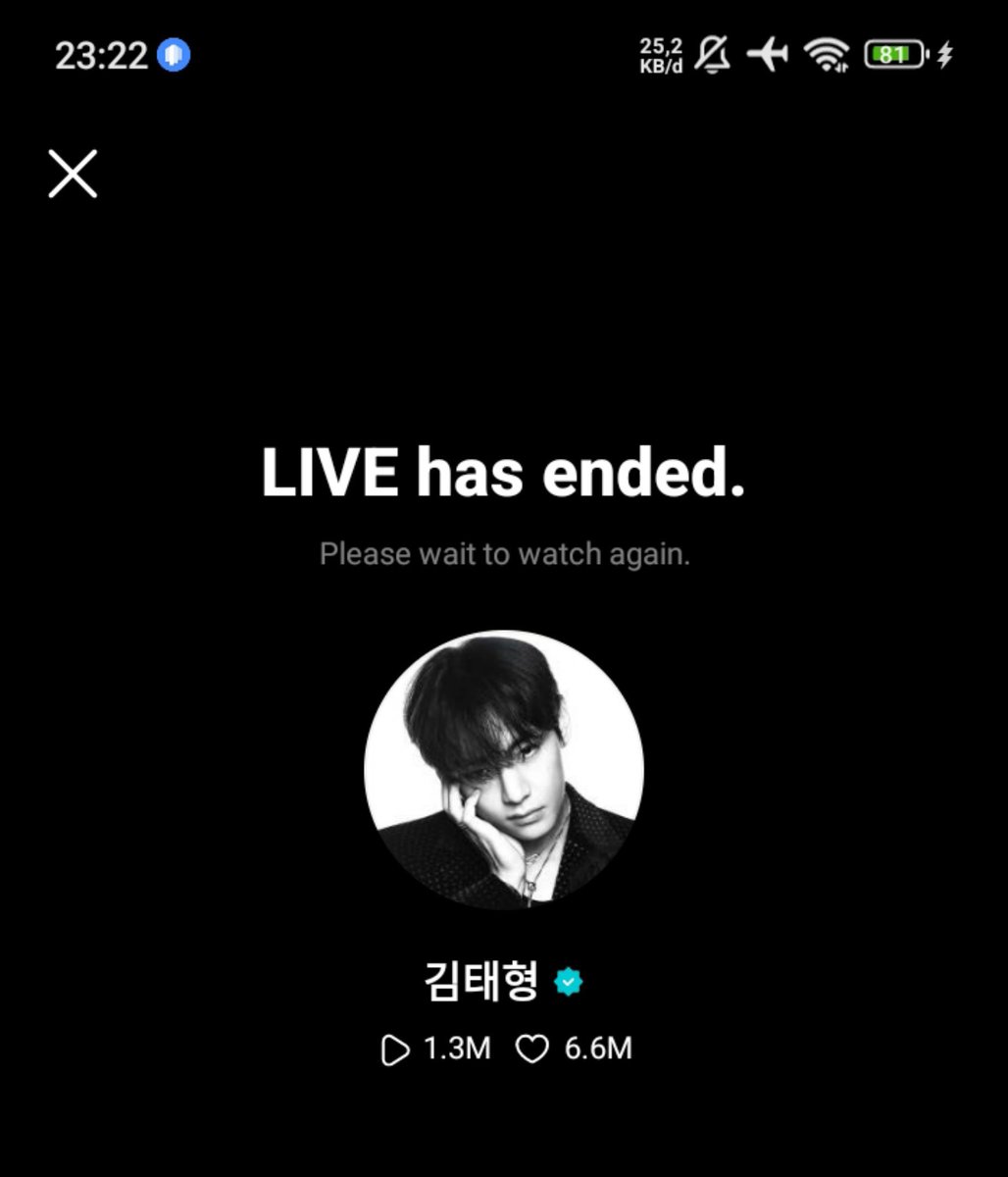 park_dyra's tweet photo. Barusan Tae live di weverse terus tiba2 end live terus live lagi barusan dan sekarang udah end live lagi😌 lihatlah jamnya~ https://t.co/X6277dDoC6