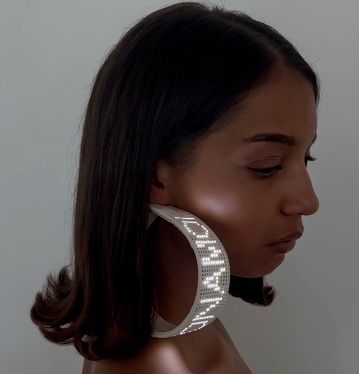 gastt_fashion's tweet photo. Screen Earrings by monamobile. https://t.co/R9FINyi5vB