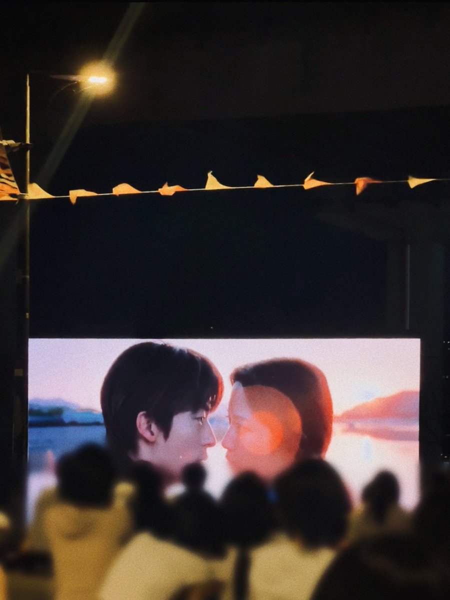 1O5223O's tweet photo. 강바람 맞으면서 보는 만우리
너 무 행 복 해 따 ♡ .ᐟ.ᐟ https://t.co/p4WgXL3KqI